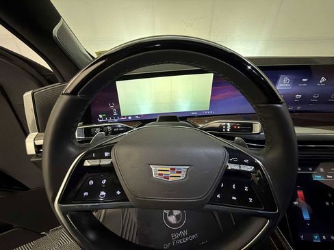 Used 2025 Cadillac Escalade ESV Sport Platinum w/ LPO, ONYX Package image 13