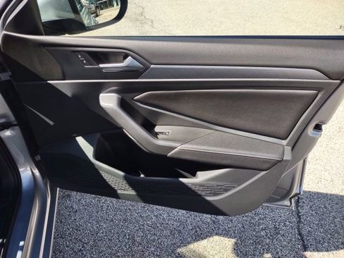 Used 2024 Volkswagen Jetta SE image 22