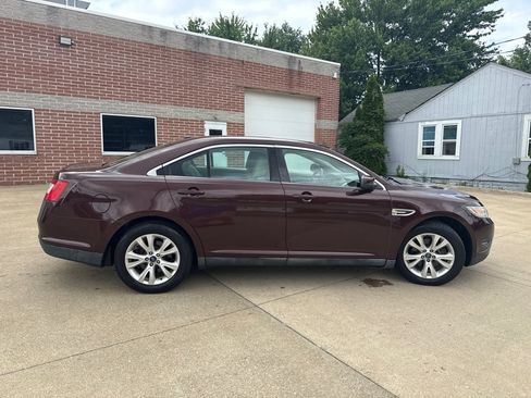 Used 2010 Ford Taurus SEL FWD image 4