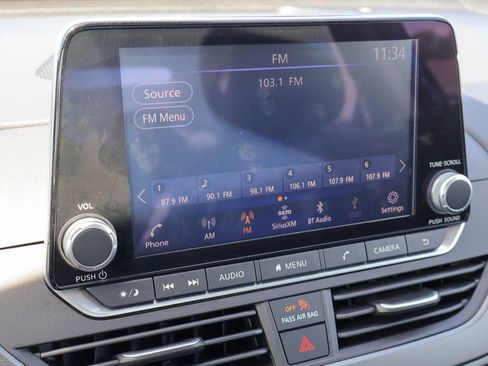 Used 2025 Nissan Altima 2.5 SR FWD image 3