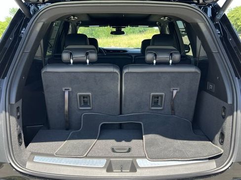 New 2025 Cadillac XT6 Luxury image 27