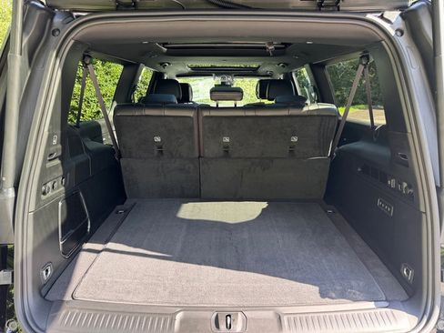 New 2025 Jeep Wagoneer L Series II w/ Premium Group I image 18