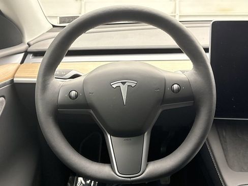 Used 2023 Tesla Model Y Long Range AWD/4WD image 12