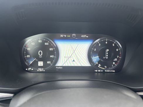 Used 2018 Volvo XC60 T6 Momentum w/ Convenience Package image 26