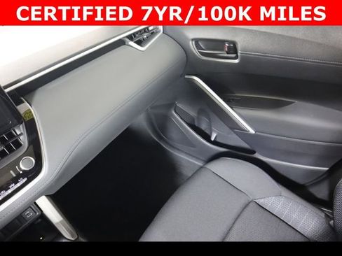 Used 2025 Toyota Corolla Cross AWD Hybrid w/ Moonroof Package image 16