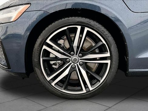 Used 2022 Volvo S60 T8 R-Design w/ Advanced Package AWD/4WD image 10