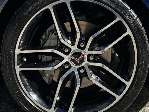 Used 2017 Chevrolet Corvette Stingray 2dr Convertible w/1LT image 11