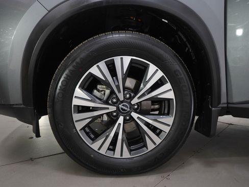 Used 2022 Nissan Rogue SV w/ SV Premium Package image 30