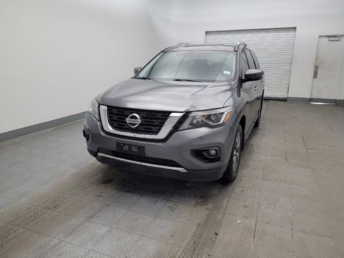 Used 2020 Nissan Pathfinder SV image 15