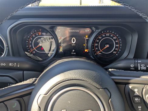 New 2025 Jeep Gladiator High Tide image 28