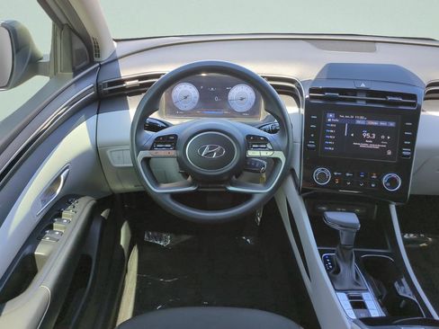 Used 2024 Hyundai Tucson SE FWD image 12