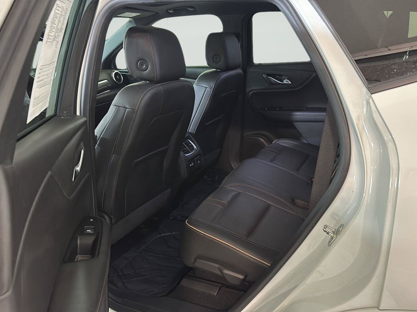 Used 2019 Chevrolet Blazer Premier w/ Sun and Wheels Package FWD image 20