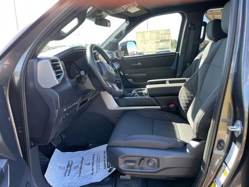 New 2026 Toyota Tundra SR5 w/ SR5 Convenience Package image 9