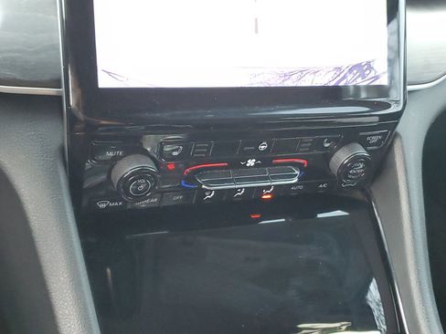 Used 2021 Jeep Grand Cherokee L Limited image 29