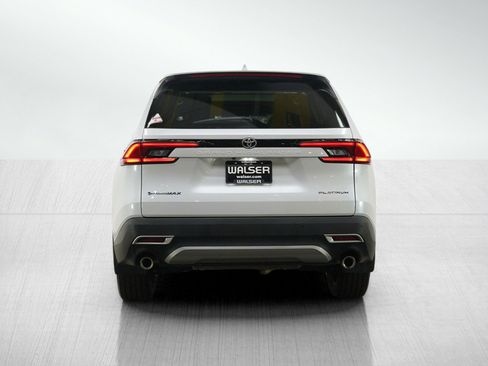 Used 2025 Toyota Grand Highlander AWD Hybrid image 4