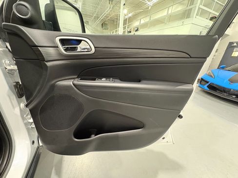 Used 2022 Jeep Grand Cherokee Laredo E w/ Security & Convenience Group AWD/4WD image 44