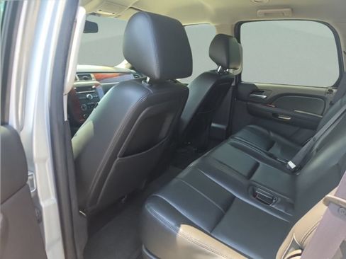 Used 2014 Chevrolet Tahoe LT RWD image 21