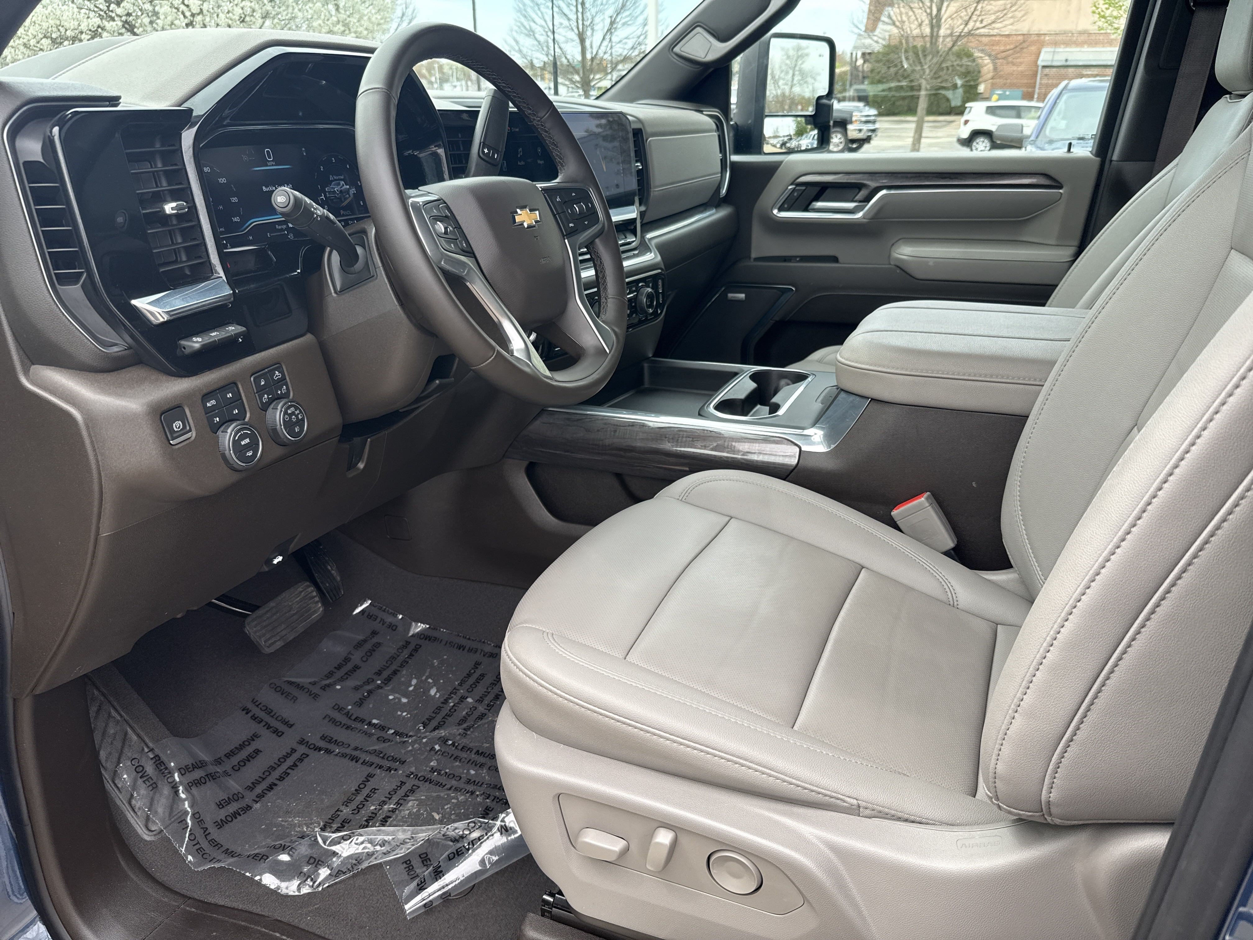 Used 2024 Chevrolet Silverado 3500 LTZ w/ LTZ Premium Package AWD/4WD image 14