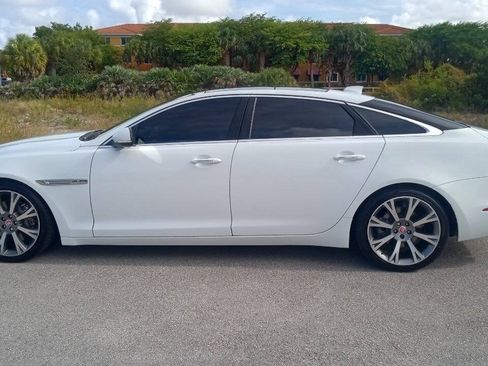 Used 2017 Jaguar XJ L Portfolio RWD image 9
