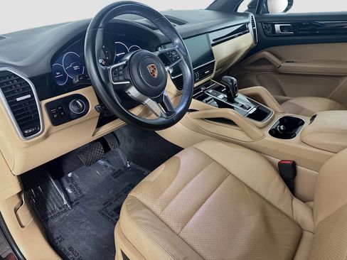 Used 2020 Porsche Cayenne Base image 21
