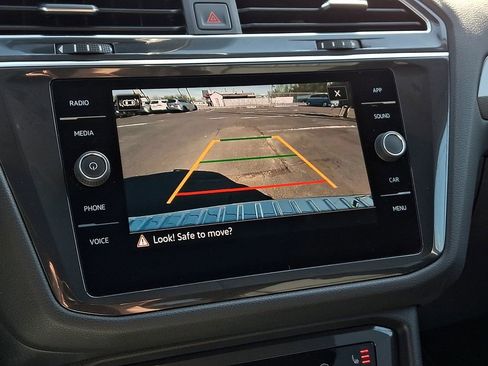 Certified 2023 Volkswagen Tiguan SE w/ Panoramic Sunroof Package image 18