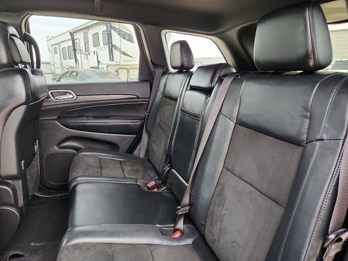 Used 2019 Jeep Grand Cherokee Altitude image 9