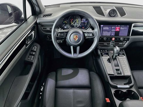 Certified 2026 Porsche Macan AWD/4WD image 24