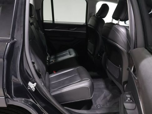 Used 2023 Jeep Grand Cherokee Limited AWD/4WD image 21