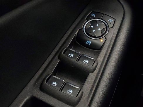 Used 2023 Ford Edge SEL image 16