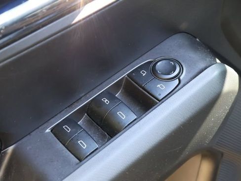 Used 2024 Chevrolet Colorado LT w/ LT Convenience Package III AWD/4WD image 18