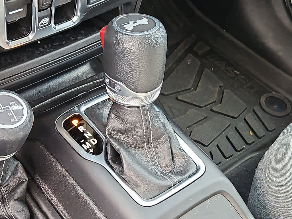 Used 2024 Jeep Wrangler Unlimited AWD/4WD image 13