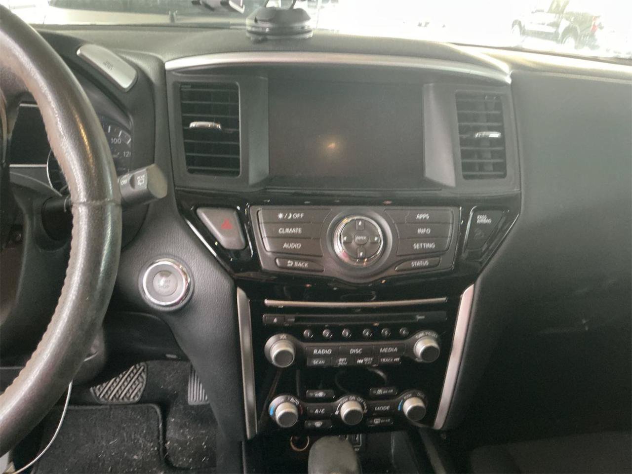 Used 2018 Nissan Pathfinder SV FWD image 14