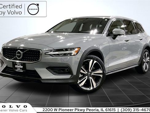 Certified 2025 Volvo V60 B5 Cross Country Plus image 1