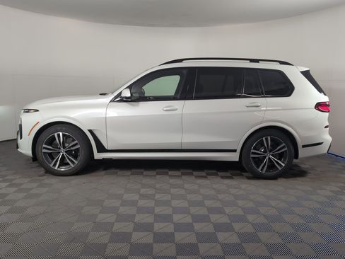 New 2026 BMW X7 xDrive40i w/ Executive Package image 2