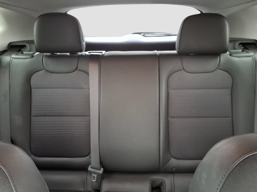 Used 2025 Chevrolet Trax LT FWD image 16