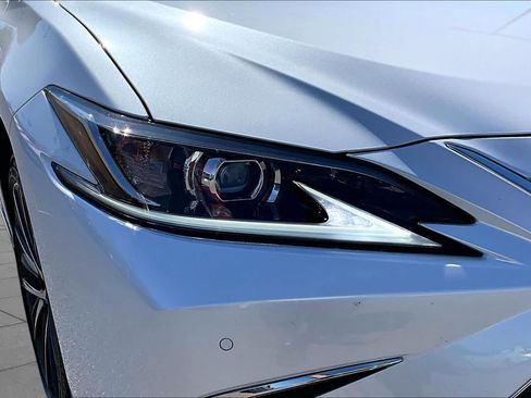 Used 2024 Lexus ES 300h w/ Premium Package FWD image 27