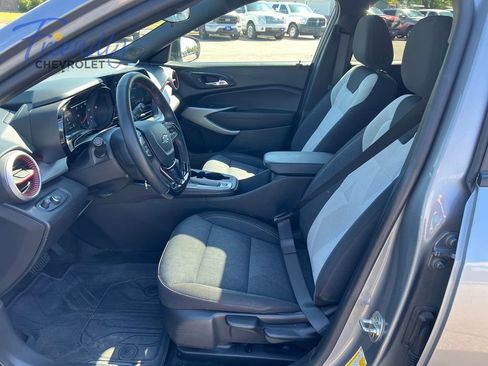 Certified 2024 Chevrolet Trax RS w/ Sunroof Package FWD image 25