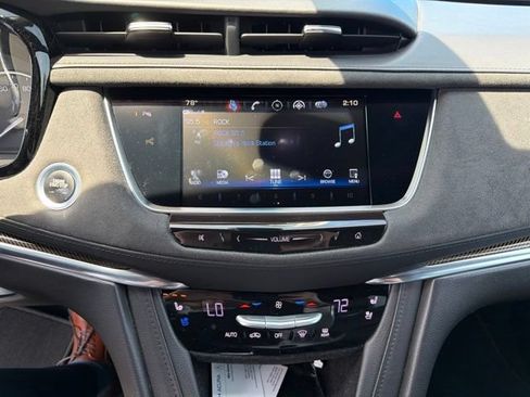 Used 2018 Cadillac XT5 Platinum AWD/4WD image 14