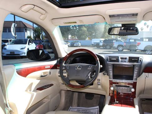 Used 2010 Lexus LS 460 RWD image 24