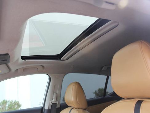 Used 2022 Nissan Sentra SV w/ SV Premium Package image 38