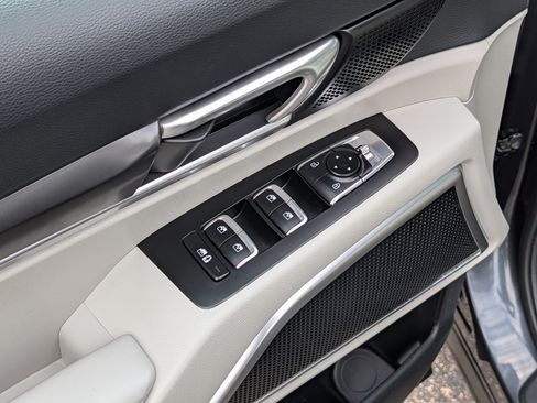 Certified 2023 Kia Telluride S w/ S Sunroof Package AWD/4WD image 19