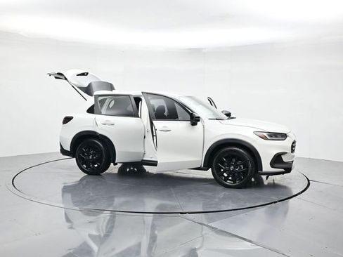 Used 2023 Honda HR-V Sport image 46