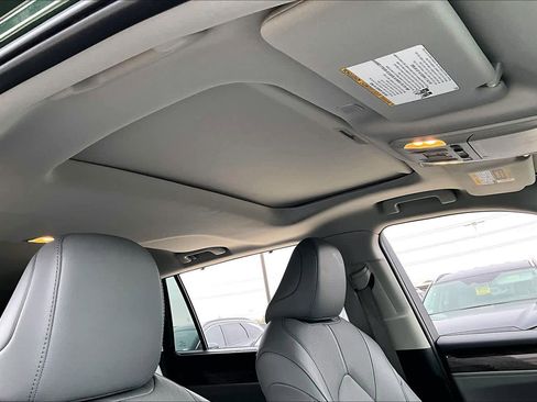 Used 2024 Toyota Highlander Limited image 13