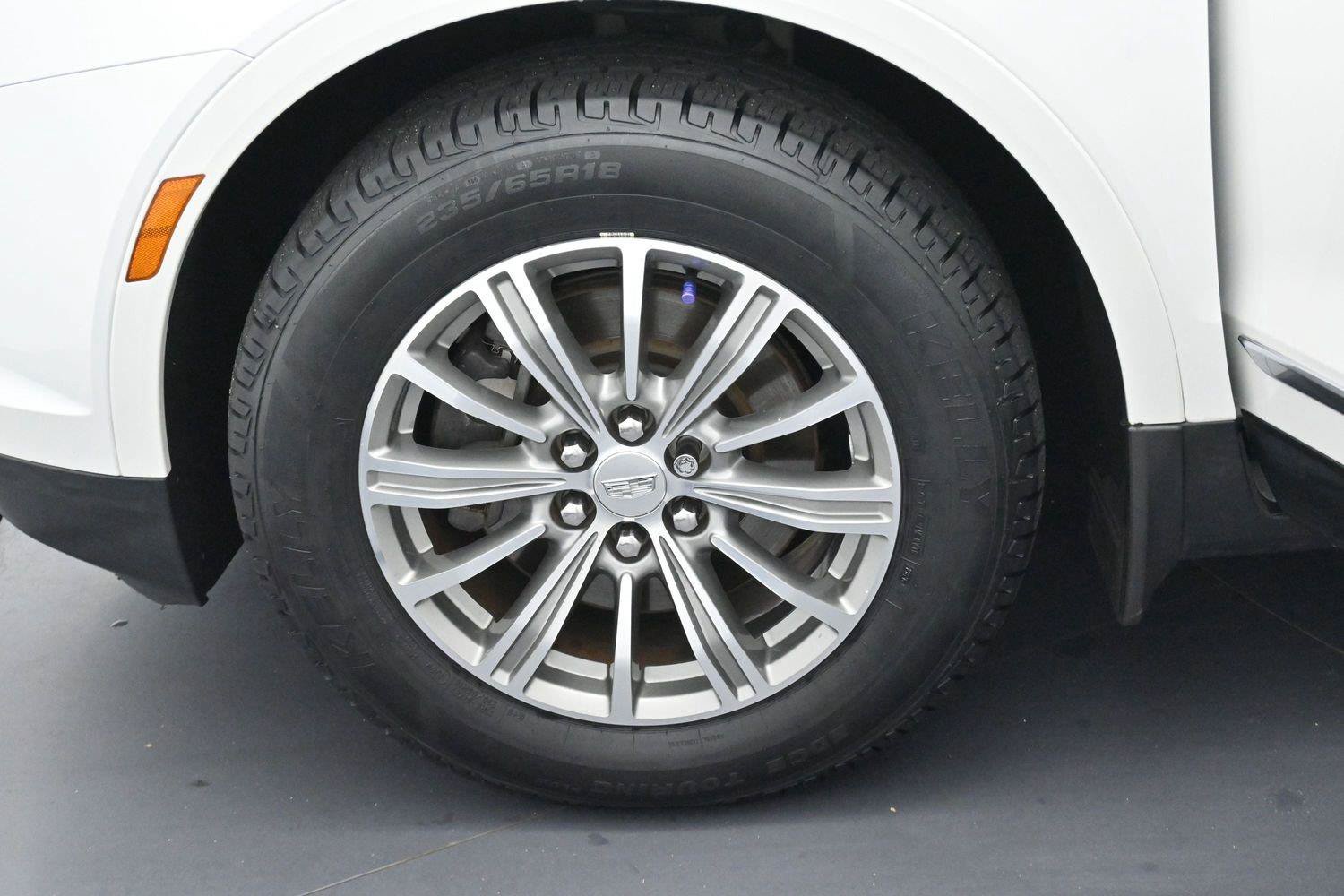 Used 2017 Cadillac XT5 Luxury w/ Driver Awareness Package FWD image 41