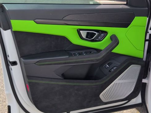 Used 2023 Lamborghini Urus S image 13