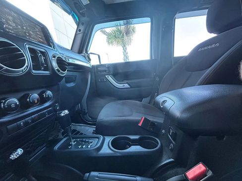 Used 2017 Jeep Wrangler Unlimited Sahara w/ Dual Top Group image 15