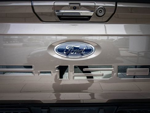 Used 2021 Ford F150 Lariat w/ Equipment Group 502A High AWD/4WD image 15