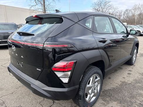 New 2026 Hyundai Kona SE image 9