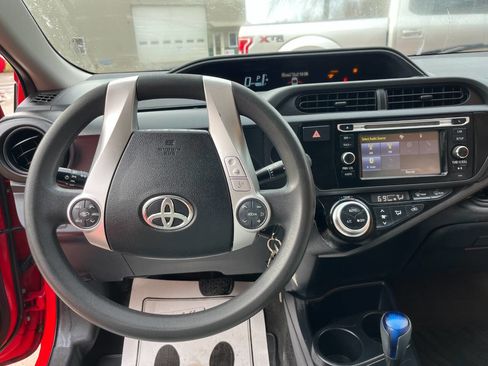 Used 2015 Toyota Prius C One image 7