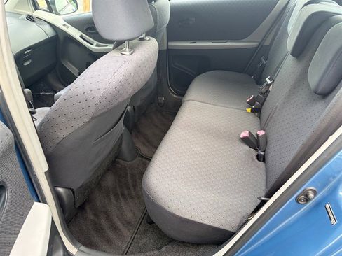 Used 2009 Toyota Yaris 4-Door Hatchback FWD image 39